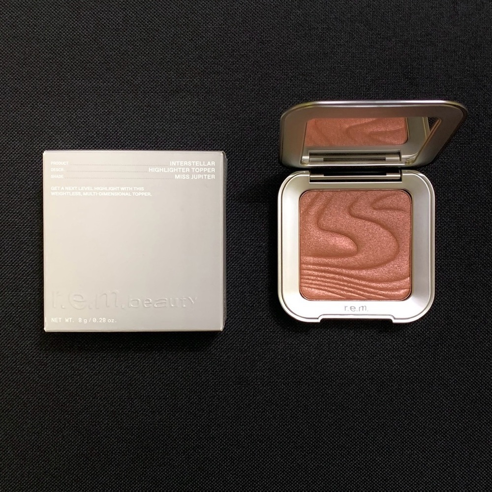 R.E.M. Interstellar Highlighter Topper — Miss Jupiter — REM Beauty